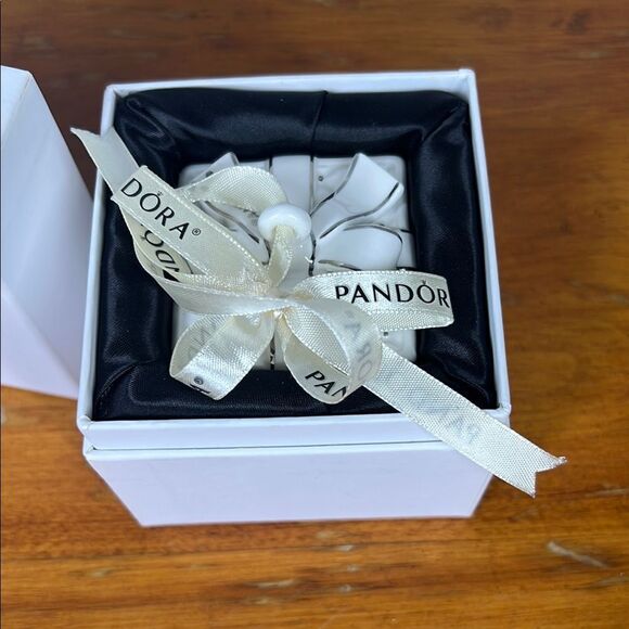 Pandora White Gift Box Ornament - Picture 5 of 7